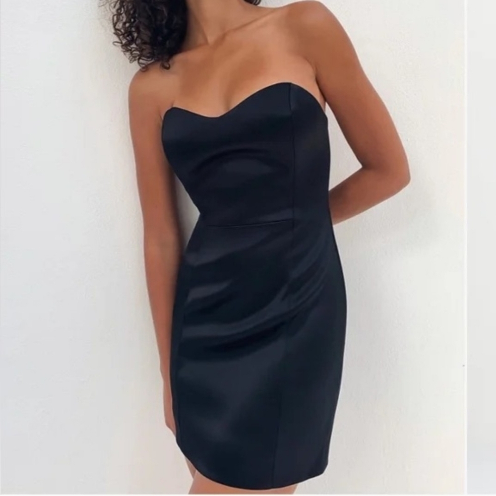 Aritzia Ten by Babaton | Satin Strapless Mini Dress with Sweetheart Neckline